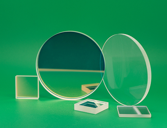 Difference between dielectric film mirrors and metal coating mirrors
