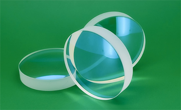 What Are the Advantages of Using a Plano-Convex (PCX) Lens?