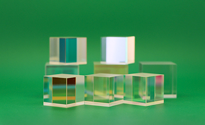 La diferencia entre divisor de haz, divisor de haz polarizador y divisor de haz no polarizador